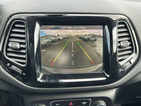 Used 2019 Jeep Compass Limited image 18