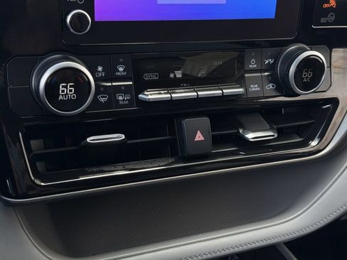 Used 2023 Toyota Highlander LE FWD image 20