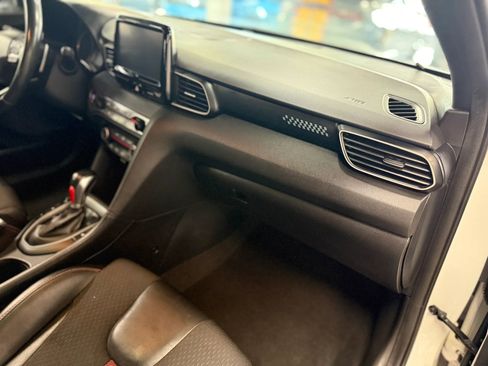 Used 2019 Hyundai Veloster Turbo image 34