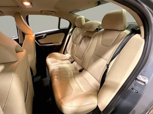 Used 2016 Volvo S60 T5 Premier image 25