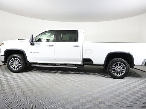 Used 2024 Chevrolet Silverado 2500 LTZ w/ LTZ Plus Package AWD/4WD image 3