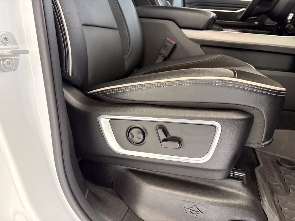 Used 2025 RAM 1500 Laramie AWD/4WD image 44
