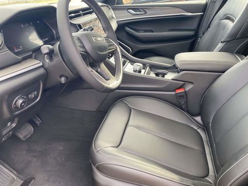 New 2026 Jeep Grand Cherokee Limited w/ Luxury Tech Group II image 12