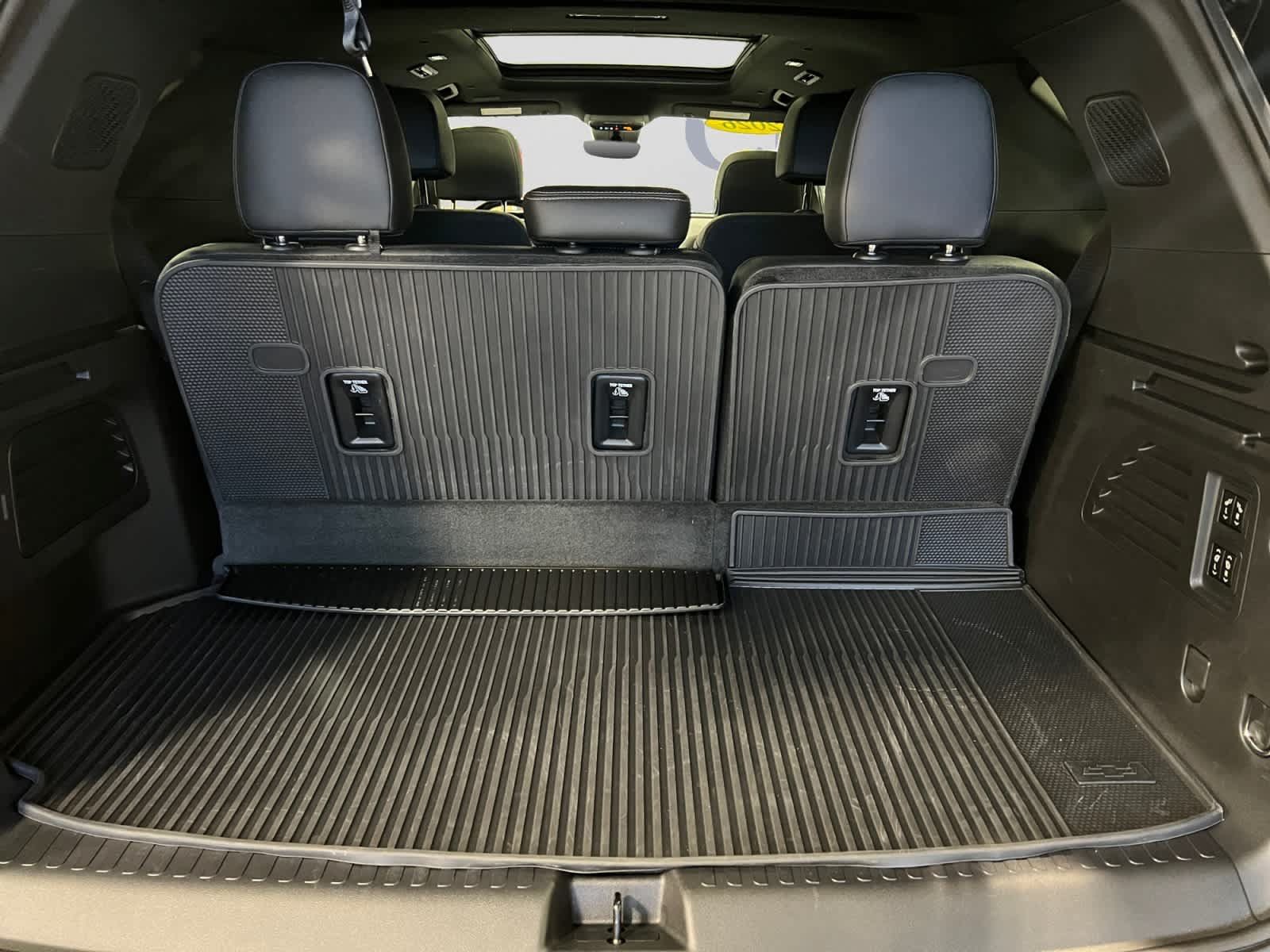 Used 2026 Chevrolet Traverse High Country w/ LPO, Floor Liner Package AWD/4WD image 7