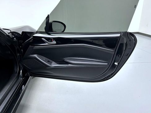 Used 2024 MAZDA MX-5 Miata RF Grand Touring RWD image 16