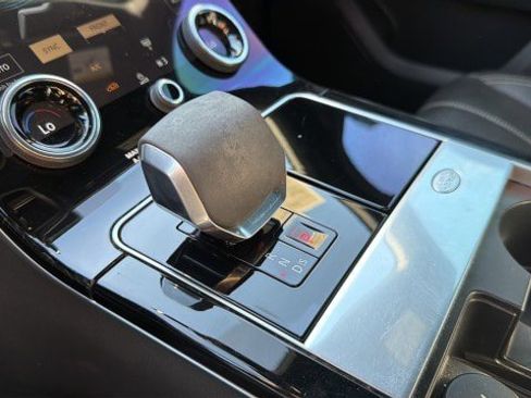 Used 2021 Land Rover Range Rover Velar R-Dynamic S image 24