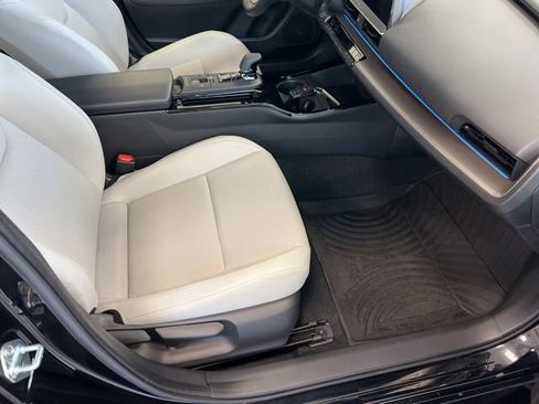 Used 2023 Toyota Prius XLE image 21