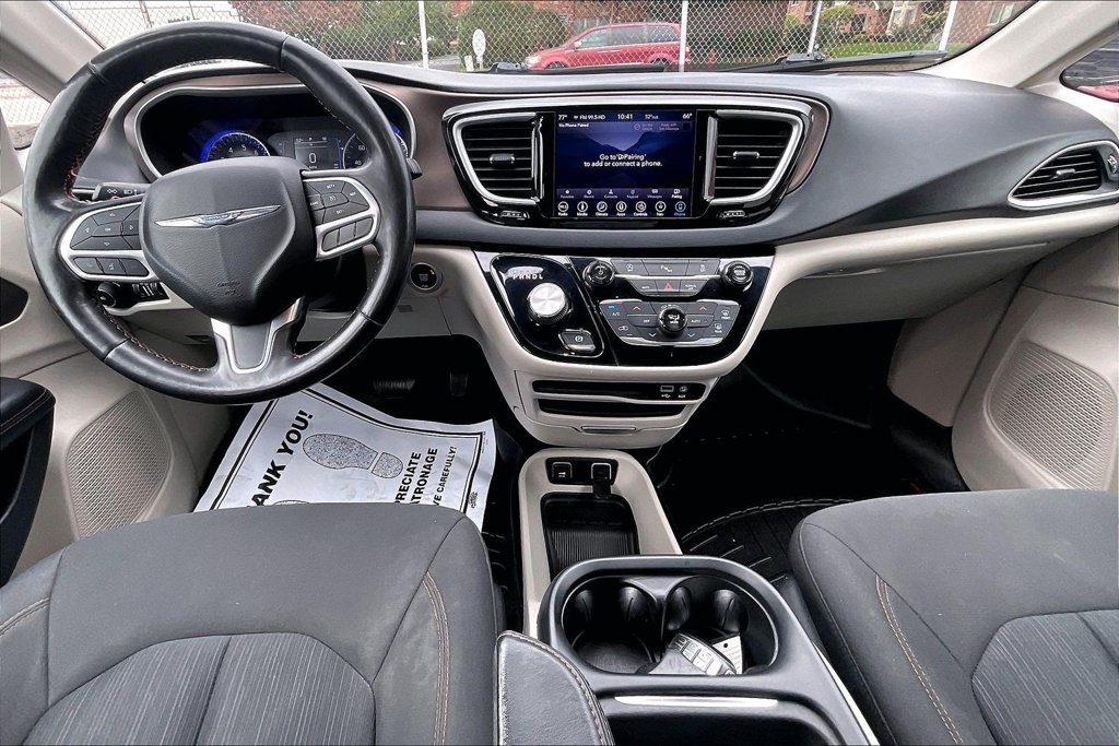 Used 2019 Chrysler Pacifica Touring Plus w/ Cold Weather Group FWD image 14