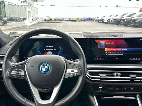 Used 2023 BMW i4 eDrive35 w/ Premium Package RWD image 17