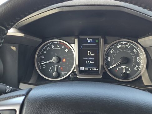 Certified 2022 Toyota Tacoma SR5 AWD/4WD image 25
