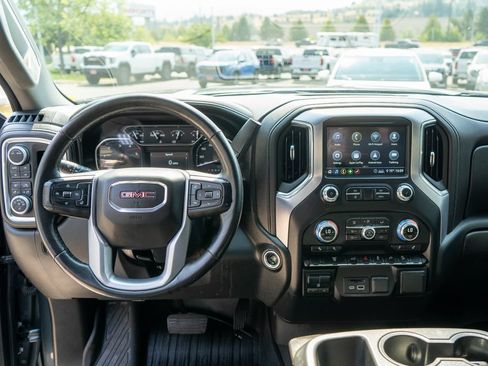 Used 2020 GMC Sierra 2500 SLT w/ X31 Off-Road Package AWD/4WD image 13