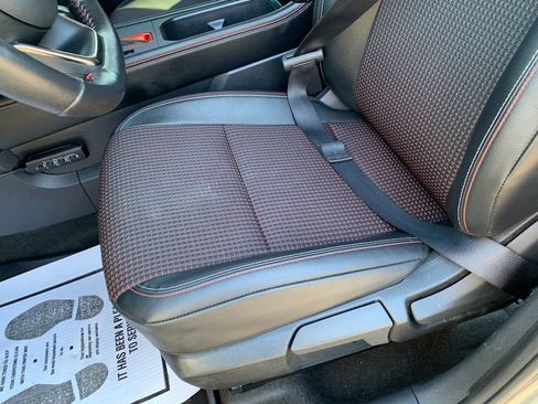 Used 2025 Nissan Kicks SR w/ SR Premium Package FWD image 25