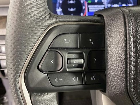 Used 2025 Toyota Tacoma Limited AWD/4WD image 17