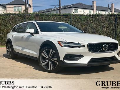 Used 2023 Volvo V60 B5 Cross Country Plus w/ Protection Package Premier