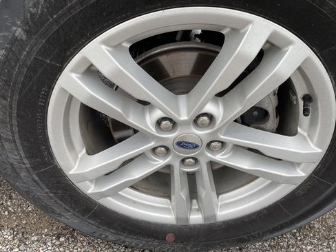 Used 2022 Ford Explorer XLT w/ Class IV Trailer Tow Package image 9