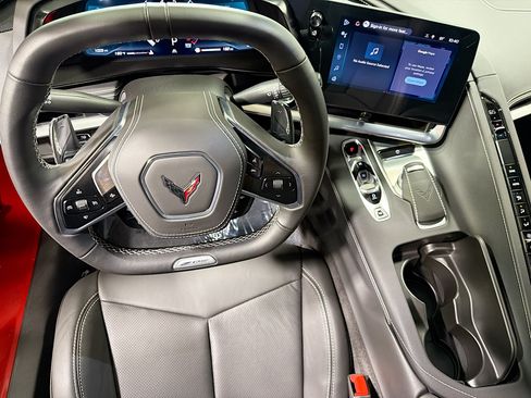 Used 2025 Chevrolet Corvette Z06 RWD image 16