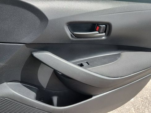 Used 2025 Toyota Corolla LE FWD image 13