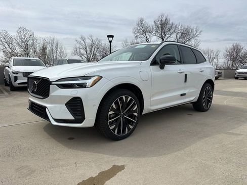 New 2026 Volvo XC60 T8 Ultra w/ Protection Package Premier image 3
