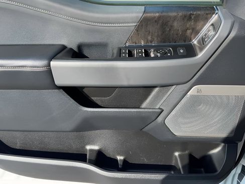 Used 2024 Ford F250 Lariat image 27