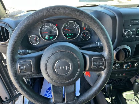 Used 2017 Jeep Wrangler Unlimited Sport w/ Max Tow Package image 9