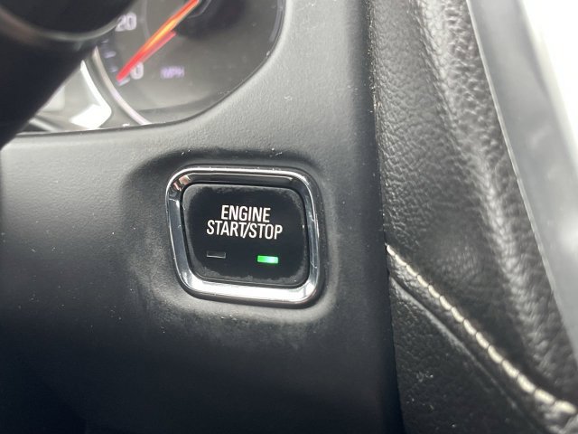 Used 2021 GMC Acadia SLE w/ Driver Convenience Package FWD image 17