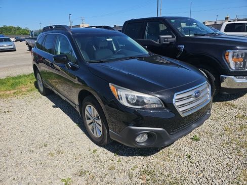 Used 2017 Subaru Outback 2.5i Premium w/ Popular Package #2 AWD/4WD image 6