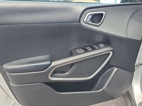 Certified 2021 Kia Soul LX FWD image 17