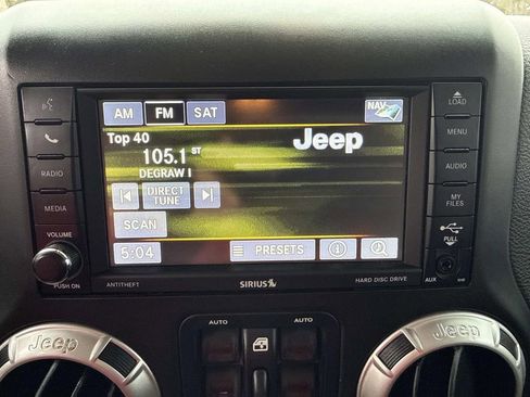 Used 2017 Jeep Wrangler Unlimited Sahara w/ Max Tow Package image 29