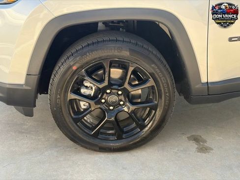 New 2026 Jeep Compass Latitude AWD/4WD image 23