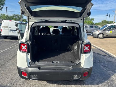 Used 2020 Jeep Renegade Altitude AWD/4WD image 40