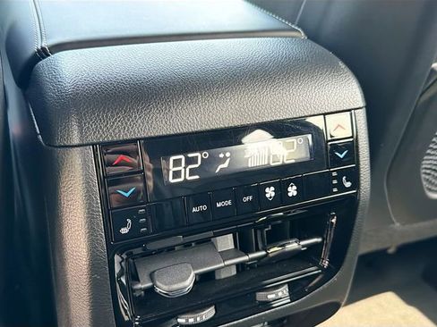 Used 2023 Jeep Grand Cherokee Overland w/ Luxury Tech Group IV image 19