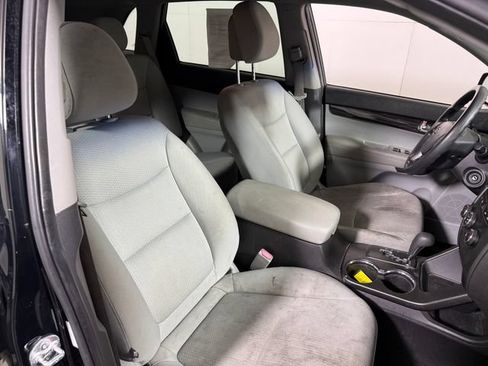 Used 2013 Kia Sorento LX w/ Value Pkg FWD image 13