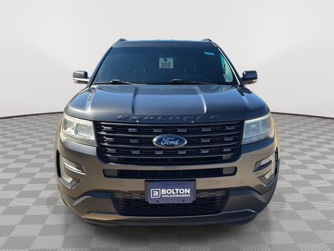 Used 2017 Ford Explorer XLT w/ Equipment Group 202A image 8