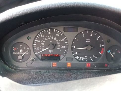 Used 1999 BMW 323i Convertible image 10