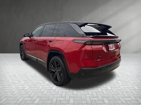 Used 2024 Jeep Wagoneer Launch Edition image 5