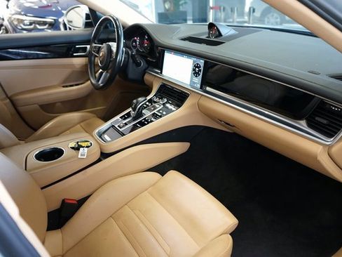 Used 2019 Porsche Panamera 4 image 50