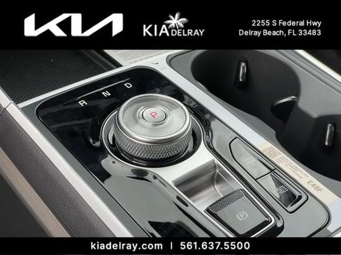 New 2026 Kia Carnival EX FWD image 25