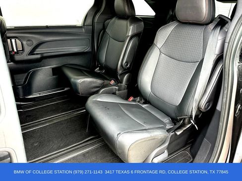 Used 2021 Toyota Sienna XSE FWD image 19