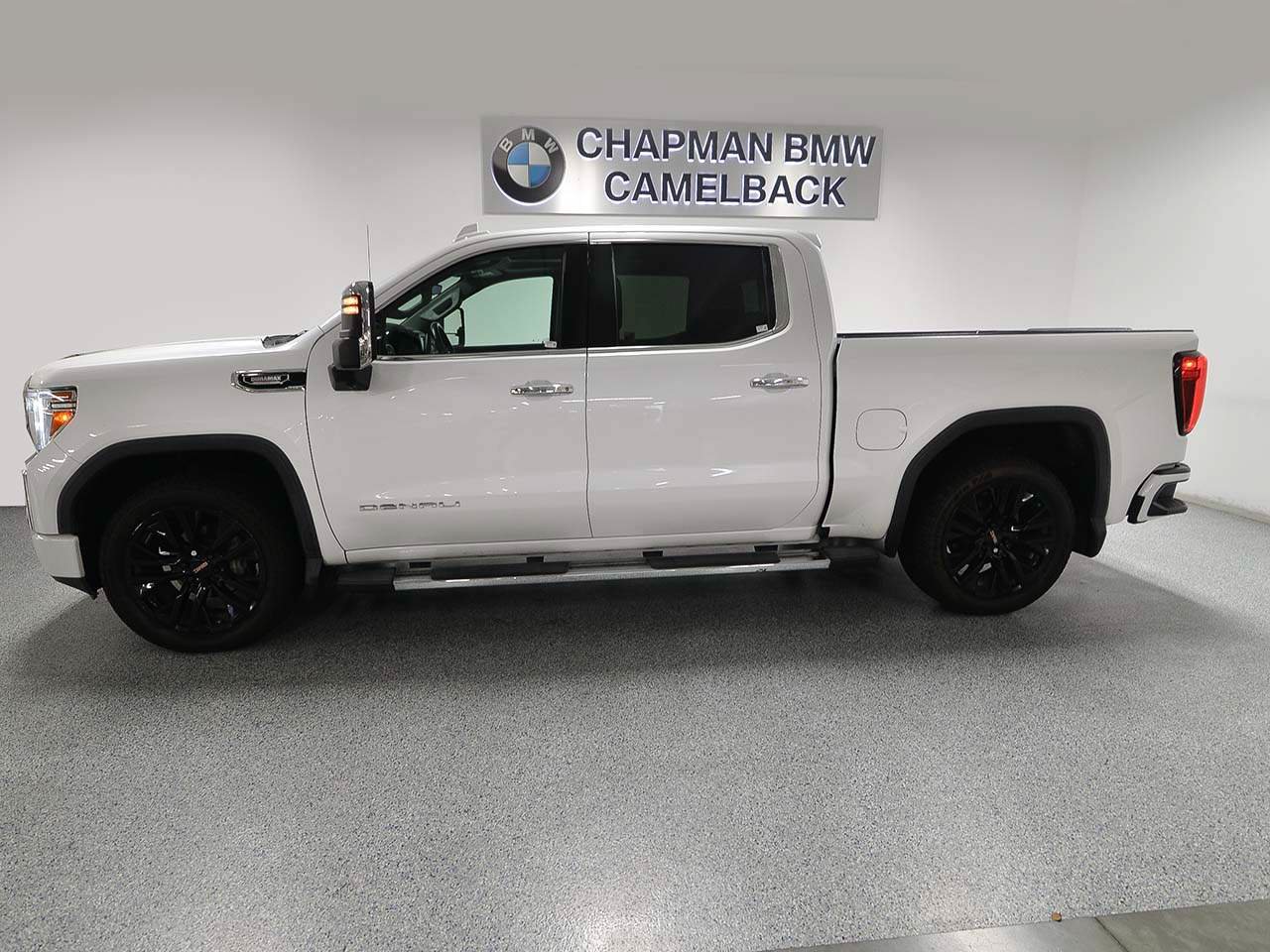 Used 2020 GMC Sierra 1500 Denali w/ Denali Premium Package AWD/4WD image 3