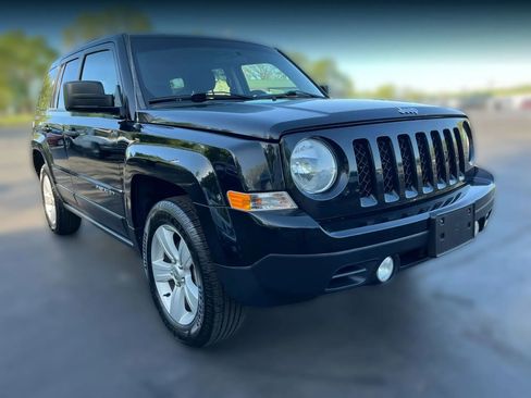 Used 2015 Jeep Patriot Sport w/ Power Value Group AWD/4WD image 4