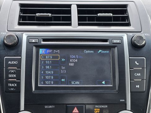 Used 2014 Toyota Camry LE FWD image 15