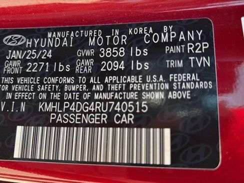 Used 2024 Hyundai Elantra Limited FWD image 15