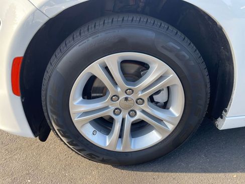 Used 2022 Dodge Charger SXT image 31