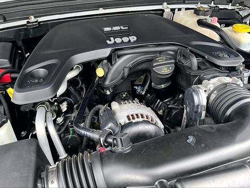 Used 2019 Jeep Wrangler Rubicon AWD/4WD image 30