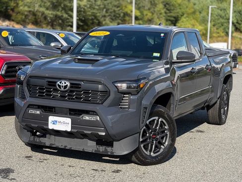 Used 2024 Toyota Tacoma TRD Sport w/ TRD Sport Upgrade Package AWD/4WD image 1