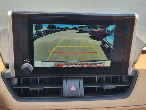Used 2025 Toyota RAV4 XLE w/ Convenience Package FWD image 13