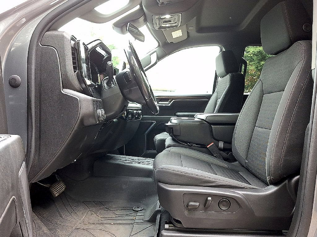 Used 2023 Chevrolet Silverado 1500 LT w/ Convenience Package II AWD/4WD image 12