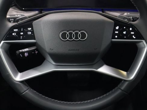 Used 2025 Audi Q5 Premium Plus w/ Premium Plus image 17