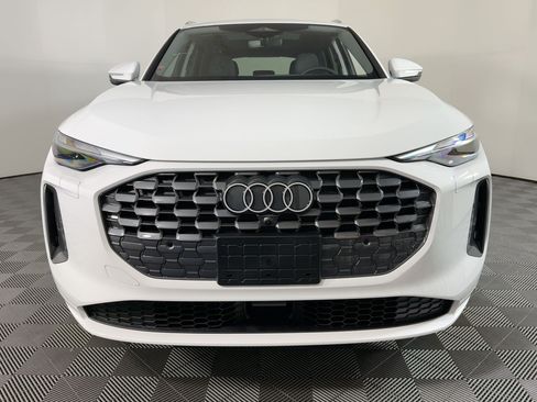 Certified 2025 Audi Q5 Premium w/ Convenience Package AWD/4WD image 5