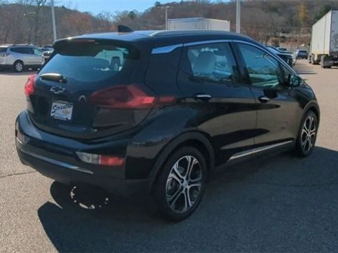Used 2020 Chevrolet Bolt Premier w/ Infotainment Package image 8